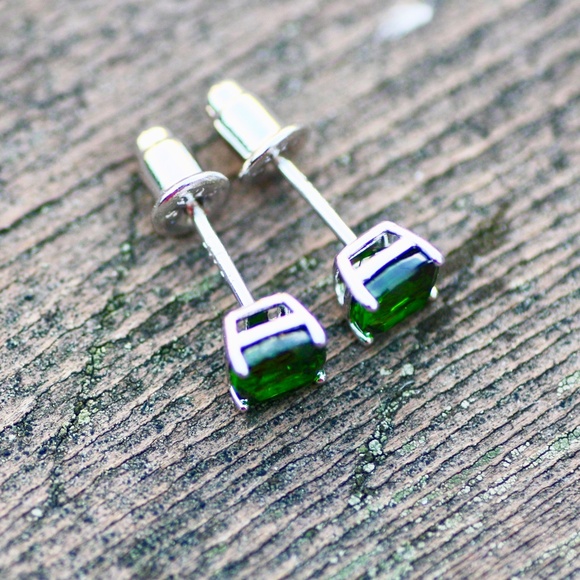 Handmade 5mm Natural Chrome Diopside Stud Earrings Sterling Silver 925 - Picture 5 of 8
